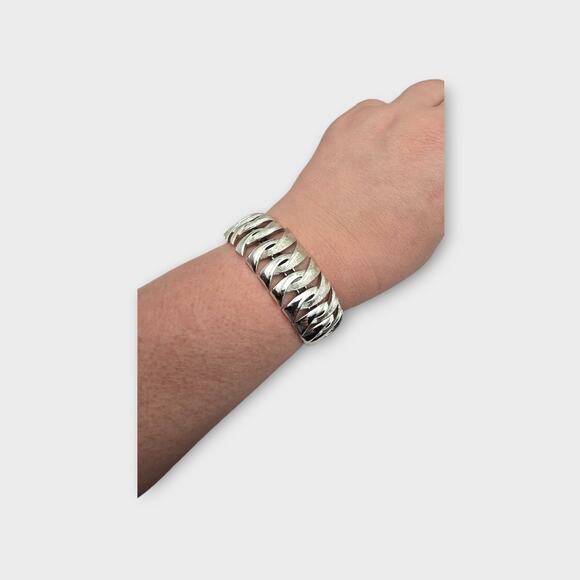 Coro Silver-Tone Link Vintage Bracelet  Mid-Century 1950s - Picture 3 of 8